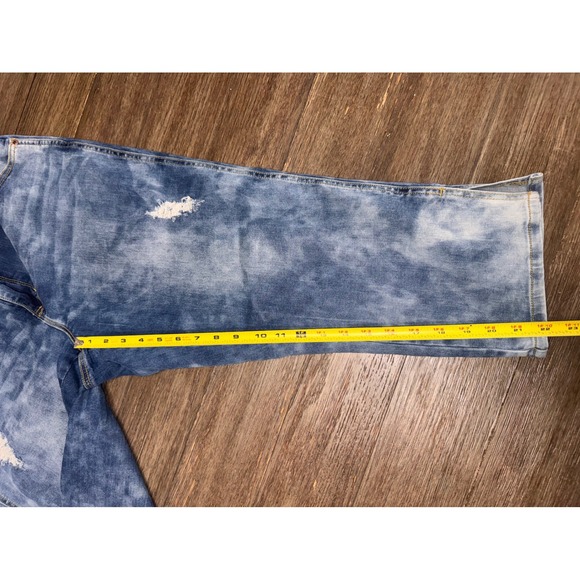 Maurices Womens Jeans Size 16 Medium Wash Distressed Cropped Capri - Picture 5 of 6